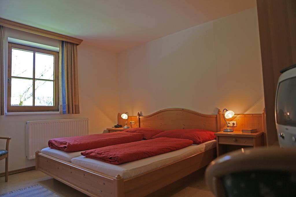 Appartementhaus Wehrenfennig Gosau Ruang foto