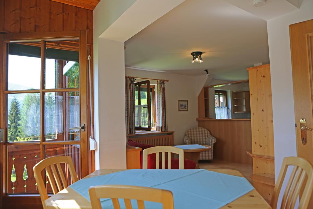 Appartementhaus Wehrenfennig Gosau Ruang foto