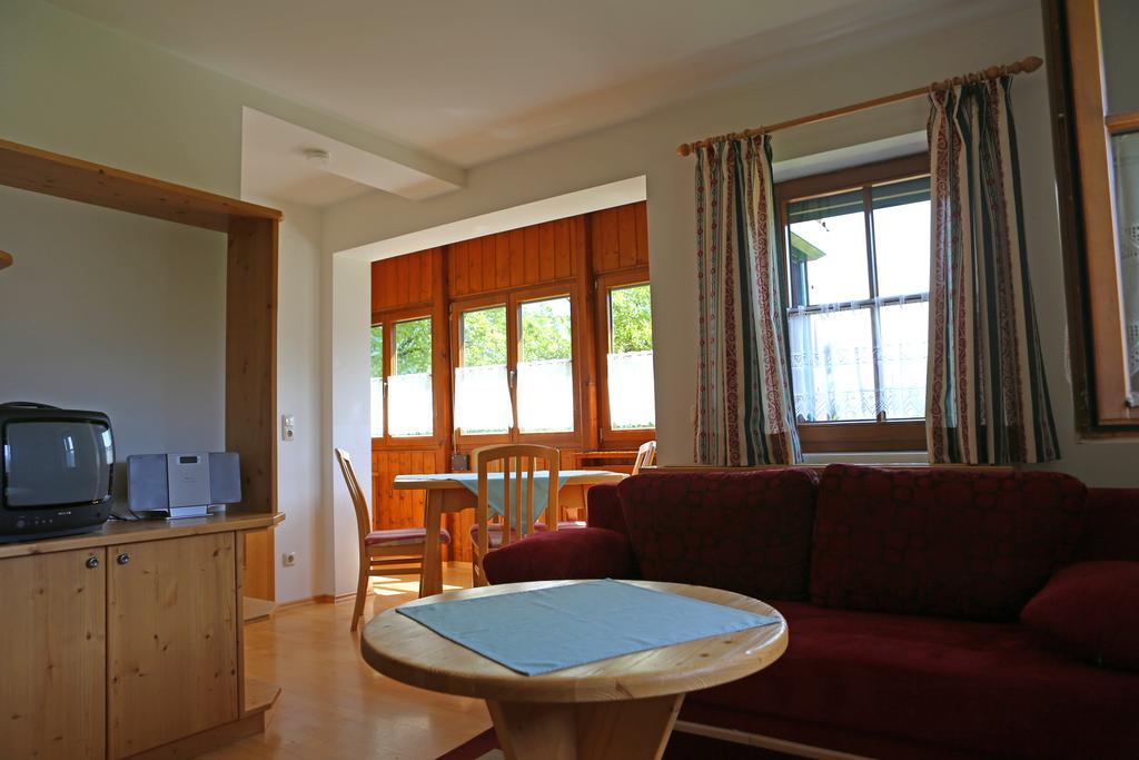 Appartementhaus Wehrenfennig Gosau Ruang foto
